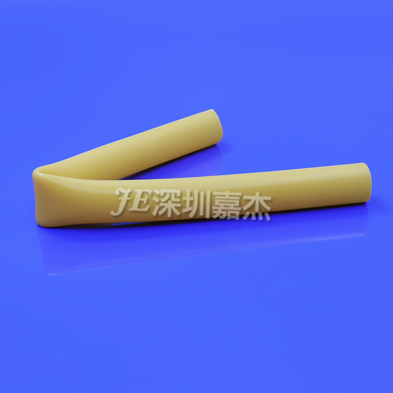 插入美女小穴双色硅胶管